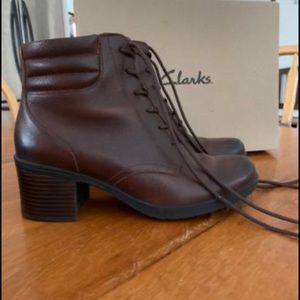 Worn 6x since purchase. Fun w skirts and pants!